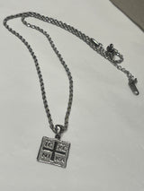SQUARE NIKA NECKLACE GOLD OR SILVER