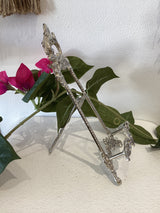 GOLD OR SILVER METAL EASEL