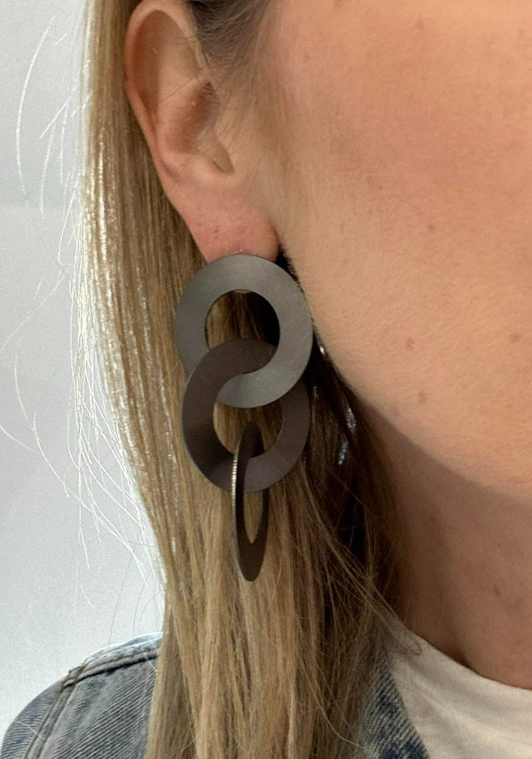 Katerina Vassou "Luna" gunmetal linked circle earrings
