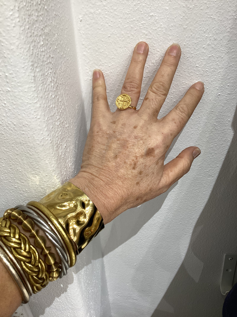 NIKA Gold ring