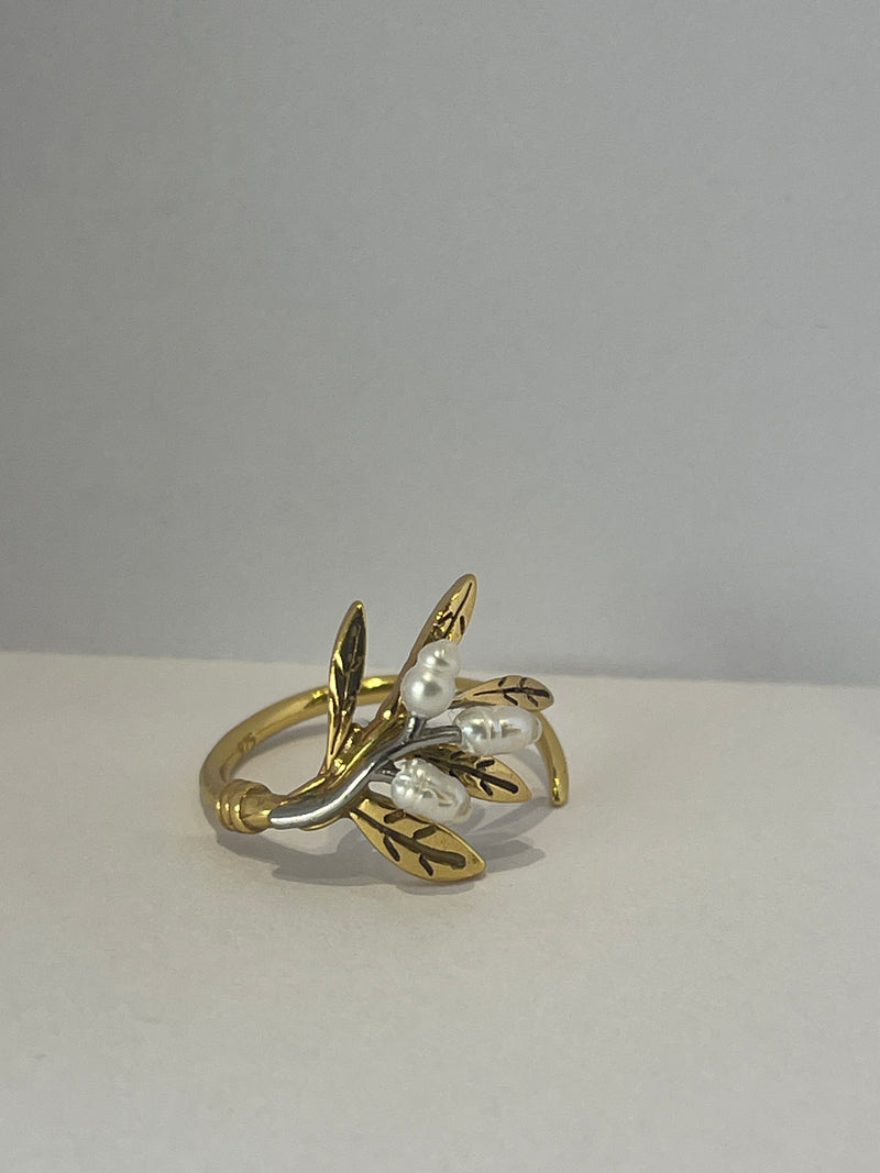 925 Sterling Silver 18kt Gold Plated Olive Branch Ring with Freshwater Pearls -Silver branch Detail