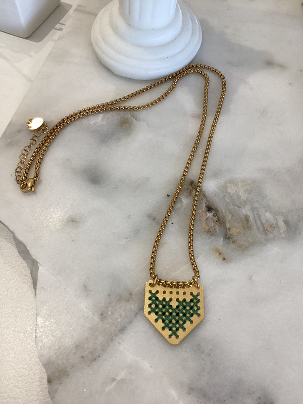 Gold green kendito necklace